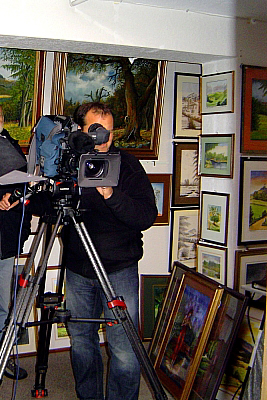 ARD-Fernsehaufnahmen (Bayrisches Fernsehen) in der Studioausstellung des Kunstmalers 